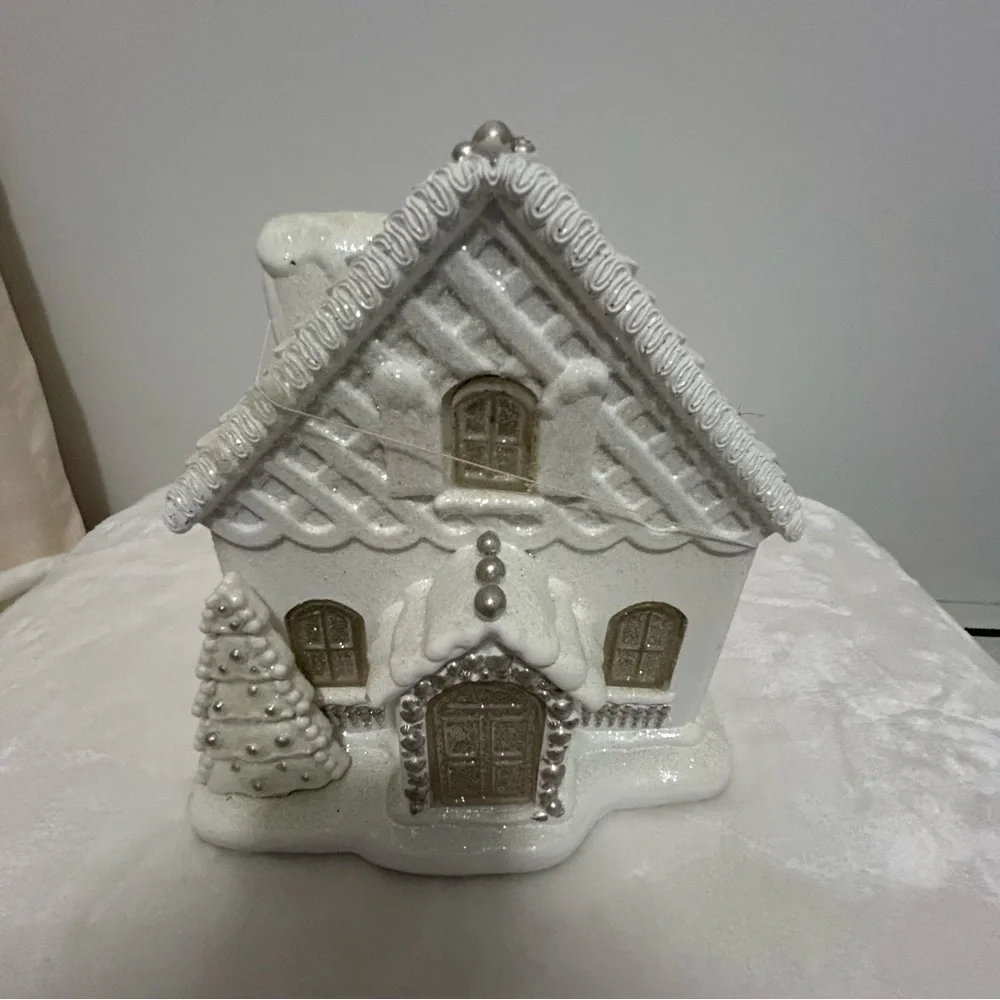 Elegant White and Silver Gingerbread House LED Light Up Christmas Decor